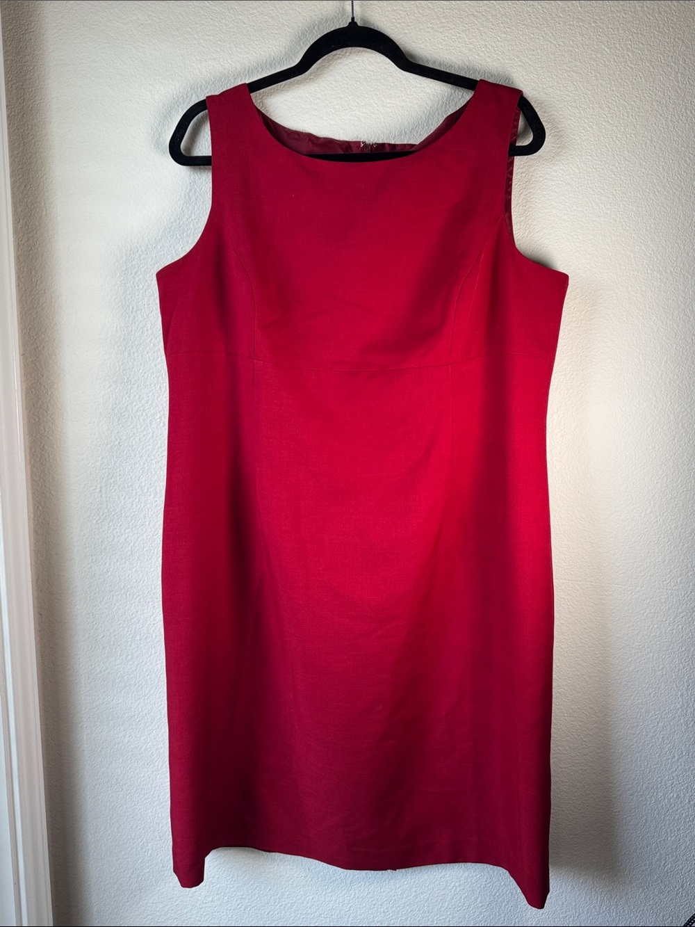 Le Suit Red Sleeveless Sheath Midi Dress